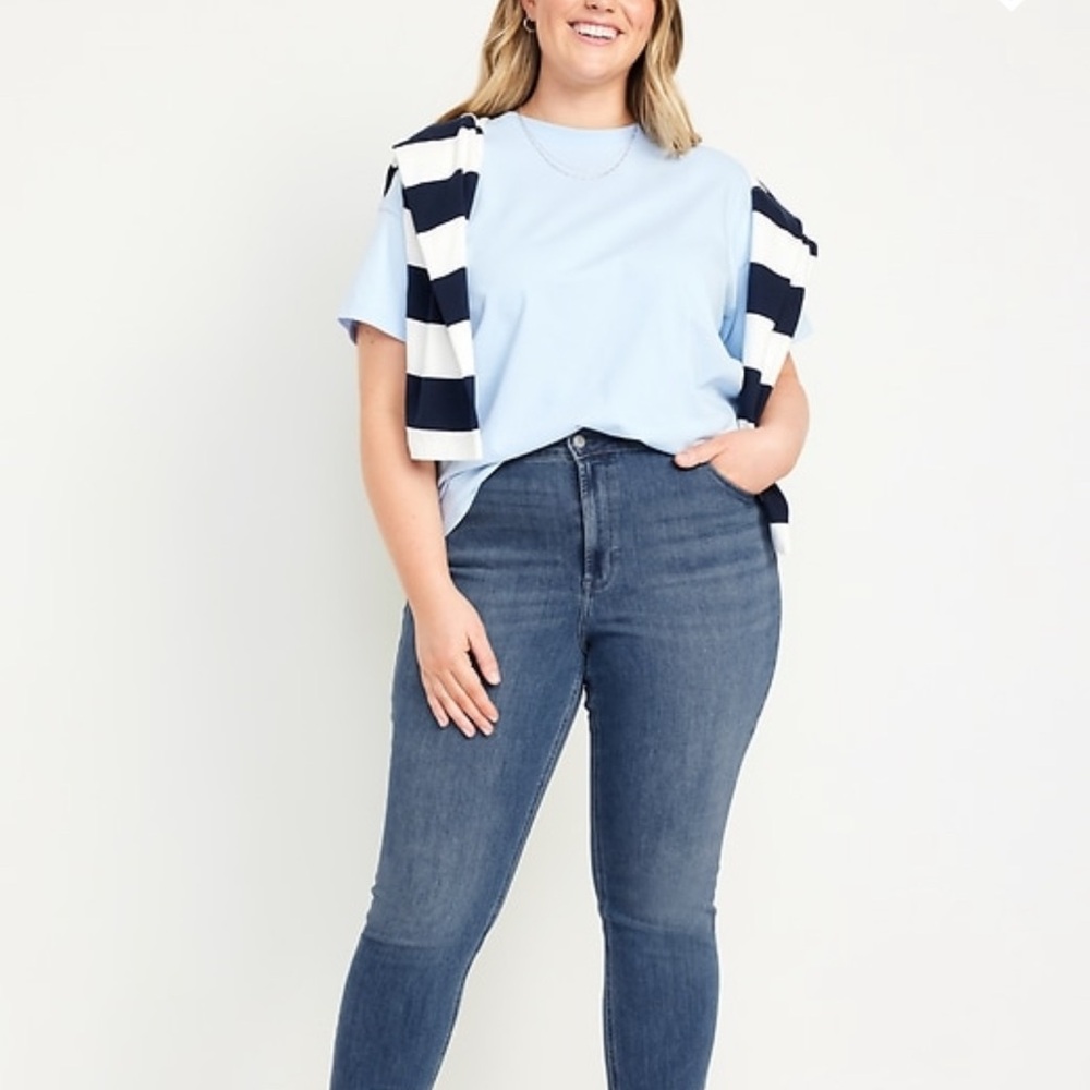 Worn 2x’s Old Navy High-Waisted Wow “Campeche” Straight Ankle Medium Wash Jeans